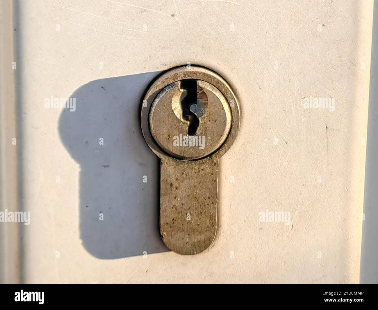 Garage door lock hi-res stock photography and images - Alamy